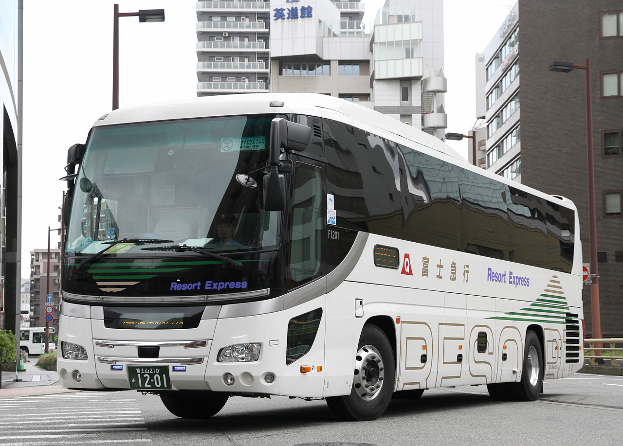 富士急山梨バス「博多・フジヤマ Express」　1201